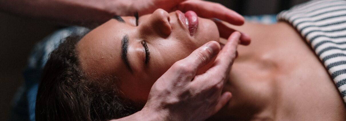 tratament facial cu oxigen hiperbaric - cinnamon beauty salon